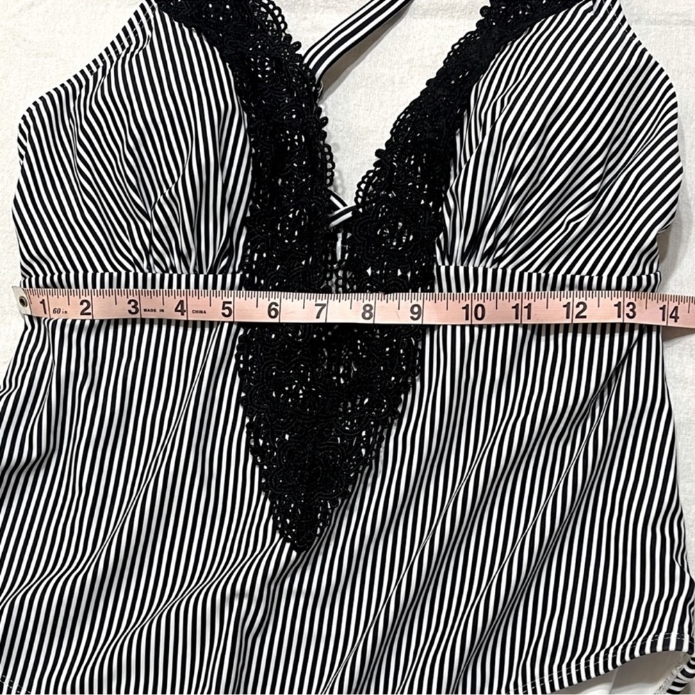 Cupshe Plunging Lace Trimmed One-Piece Swimsuit Black White 0XL Plus Size Lace - Picture 10 of 10